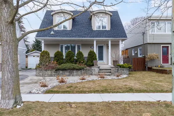 92 Delma DR, Toronto W06, ON M8W 4P1