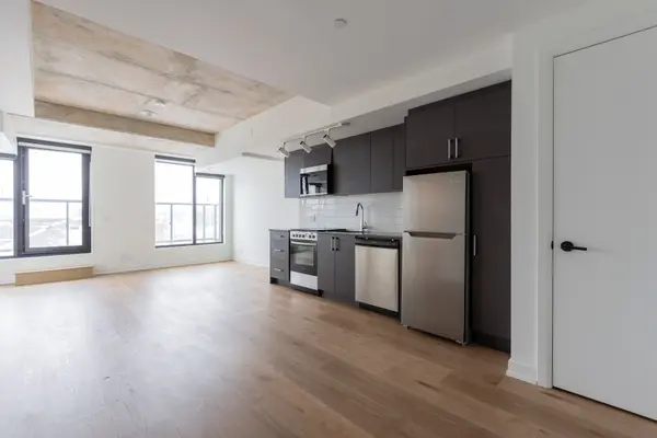 7 Fairbank AVE W #405, Toronto W04, ON M6E 3Y5