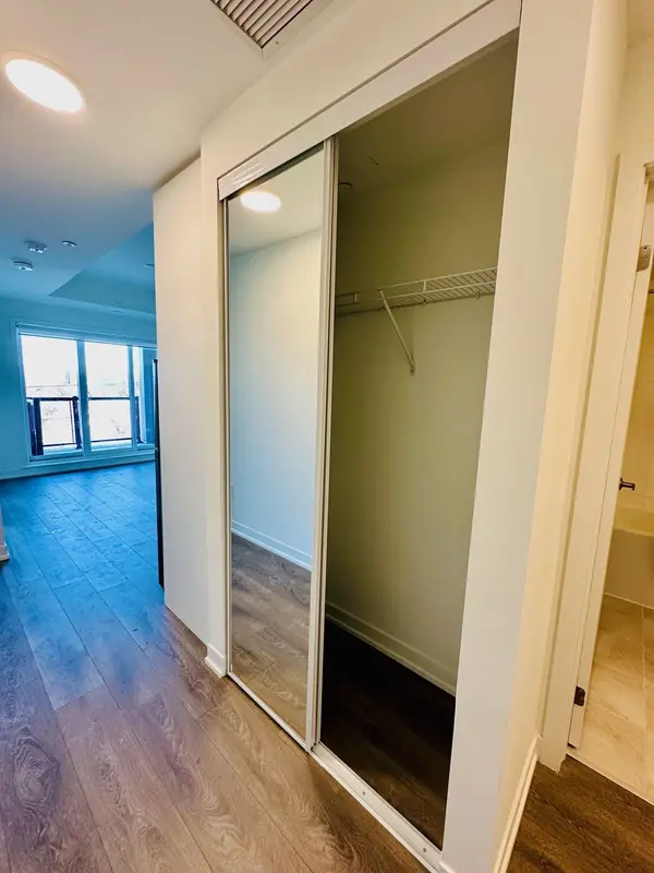 165 Canon Jackson DR #404, Toronto W04, ON M2M 2G1