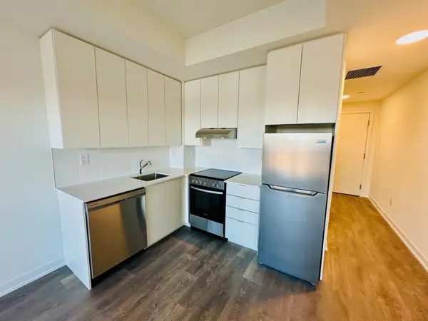 165 Canon Jackson DR #404, Toronto W04, ON M2M 2G1