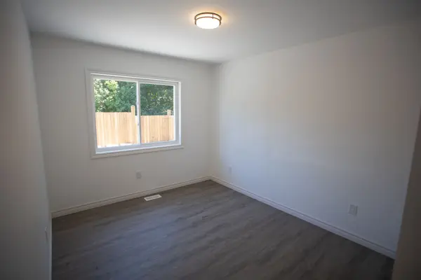 277 GROVE ST E #Unit C, Barrie, ON L4M 2R2