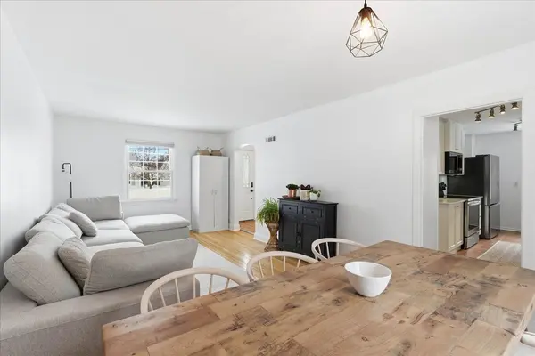 28 Fairway AVE, Belleville, ON K8N 4B3