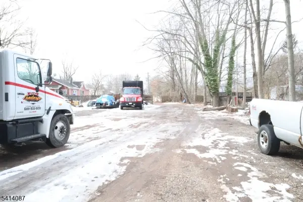 1433 Finnegan Ln, North Brunswick Twp., NJ 08902