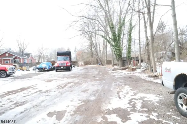 1433 Finnegan Ln, North Brunswick Twp., NJ 08902