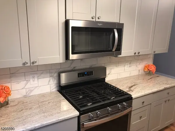 1814 Spruce Hills Dr, Glen Gardner Boro, NJ 08826