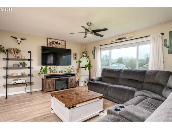 2331 SW SPENCE CT, Troutdale, OR 97060