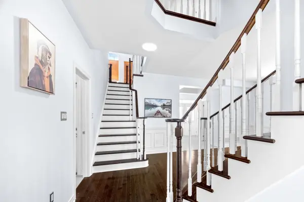 67 Jewelwing CT, Bradford West Gwillimbury, ON L3Z 0N7