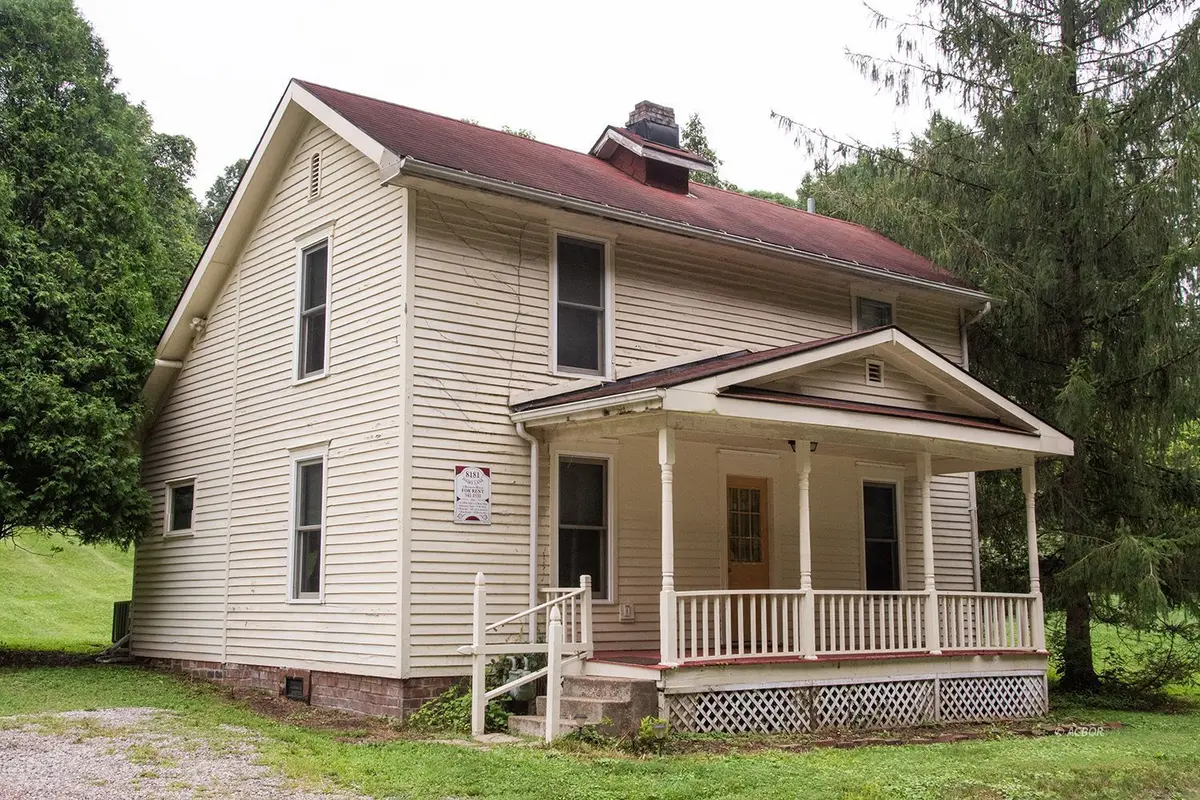 8181 Dairy Ln, Athens, OH 45701