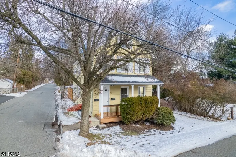 56 Pine Street, Verona Twp., NJ 07044