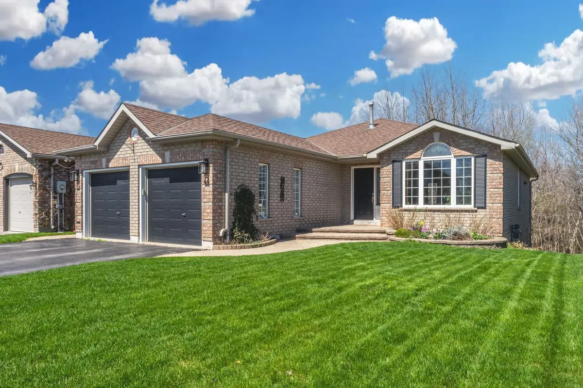 44 Nicklaus DR, Barrie, ON L4M 6W5