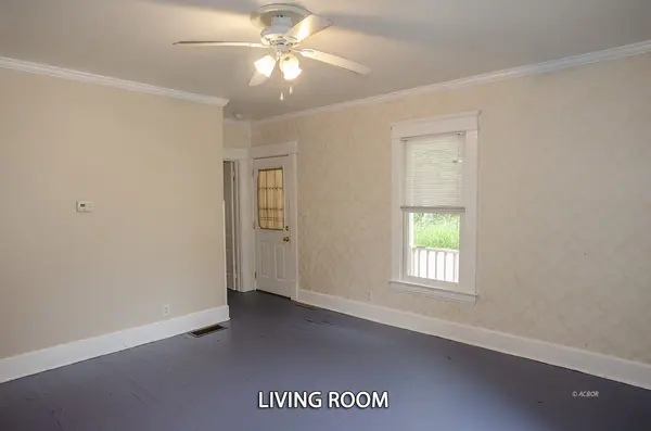 8181 Dairy Ln, Athens, OH 45701