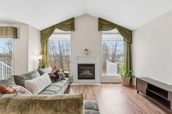 213 Dayspring Bay, Rural Rocky View County, AB T1X 1G3