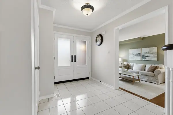 68 Forest Heights ST, Whitby, ON L1R 1X4