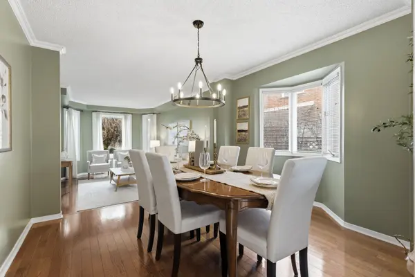 68 Forest Heights ST, Whitby, ON L1R 1X4