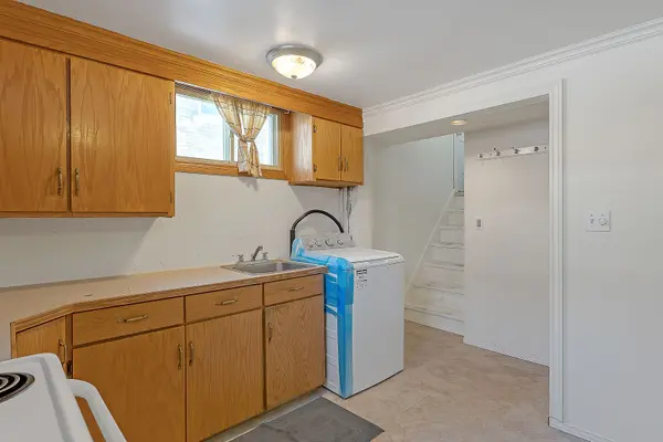 278 Malaga RD #Basement, Oshawa, ON L1J 1N7