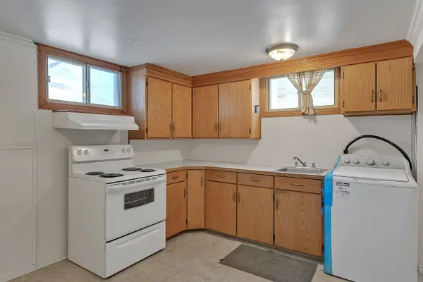 278 Malaga RD #Basement, Oshawa, ON L1J 1N7