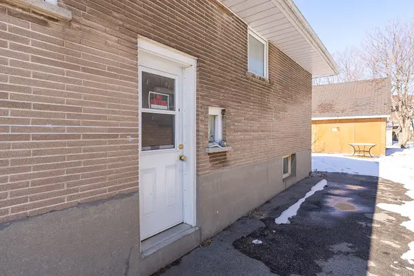 278 Malaga RD #Basement, Oshawa, ON L1J 1N7