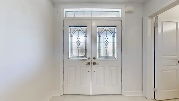 22 Bostock DR, Georgina, ON L4P 0C2