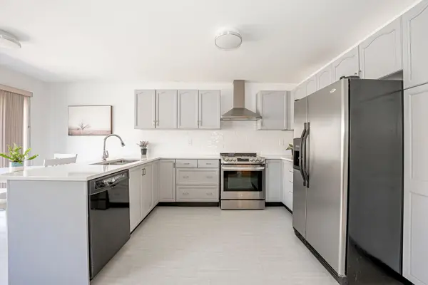 44 Nicklaus DR, Barrie, ON L4M 6W5