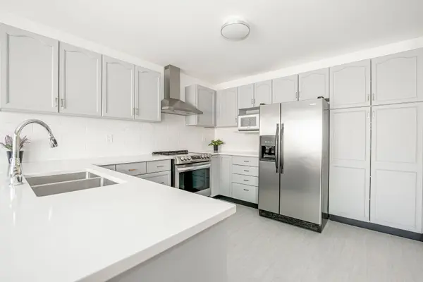 44 Nicklaus DR, Barrie, ON L4M 6W5