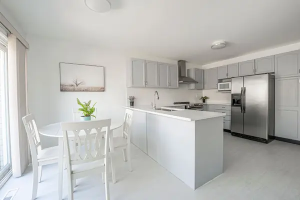 44 Nicklaus DR, Barrie, ON L4M 6W5