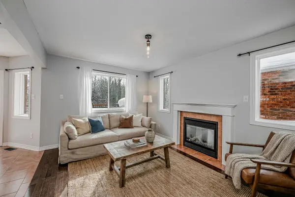 81 Sproule DR, Barrie, ON L4N 0X5