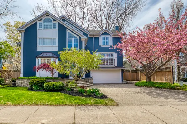 48 Forsythe ST, Oakville, ON L6K 3J7