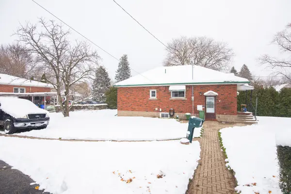 90 Osler DR, Hamilton, ON L9H 4B5