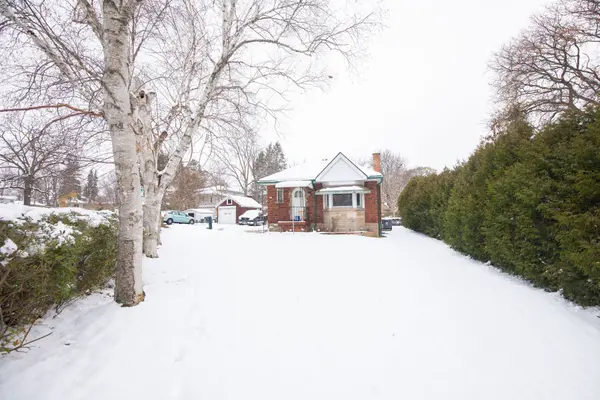 90 Osler DR, Hamilton, ON L9H 4B5