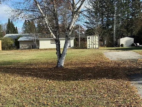 8 Cedar CT, South River, ON P0A 1X0