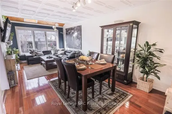 11 Tomahawk DR, Grimsby, ON L3M 5G4