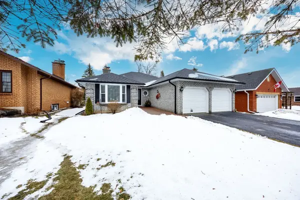 37 Russell Hill RD, Kawartha Lakes, ON K0M 1A0