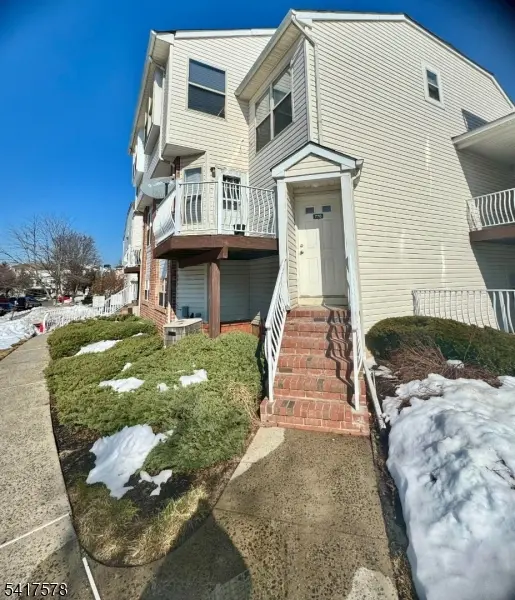 778 Harbortown Blvd, Perth Amboy City, NJ 08861