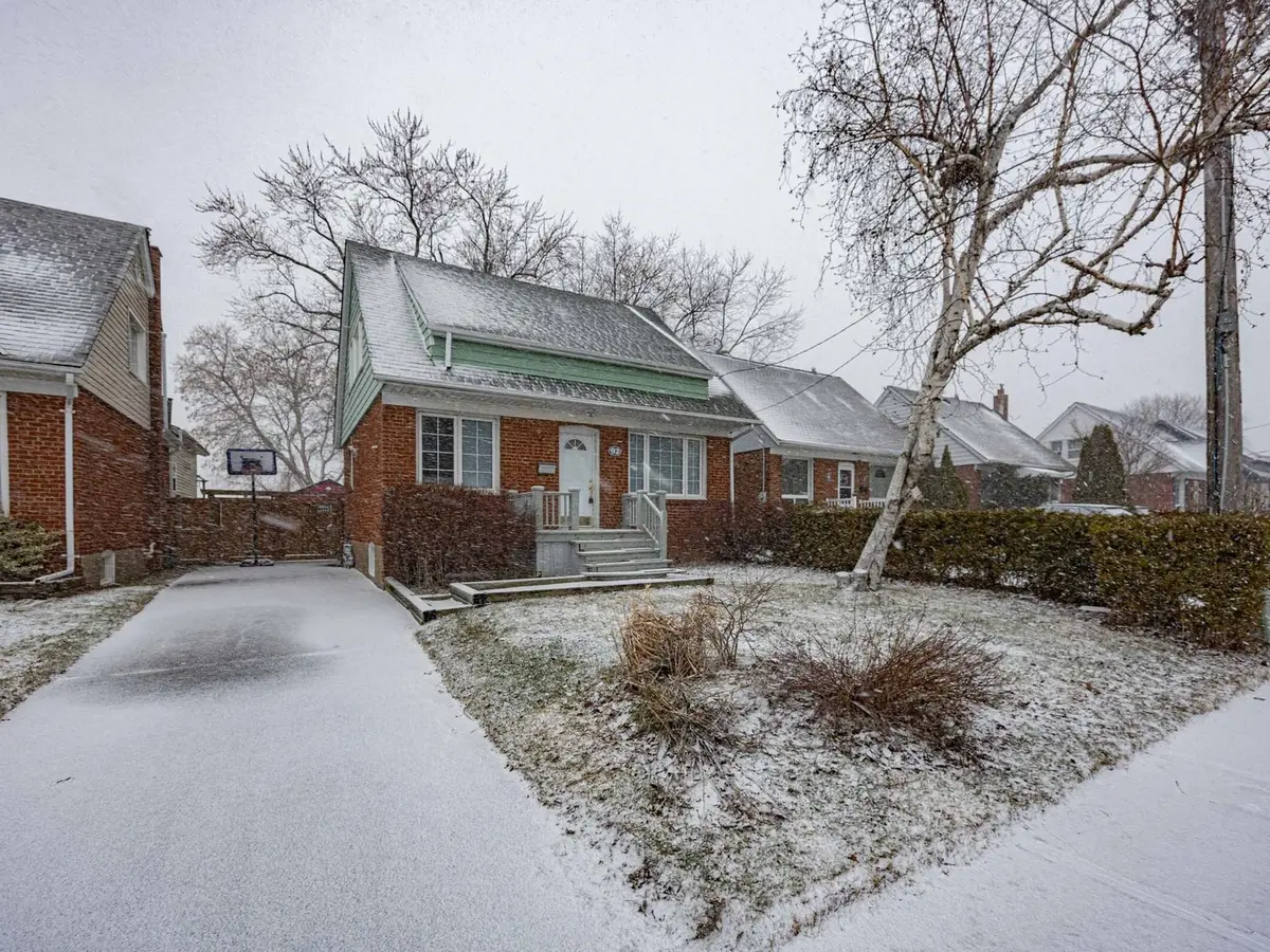 92 Tower DR, Toronto E04, ON M1R 3P2