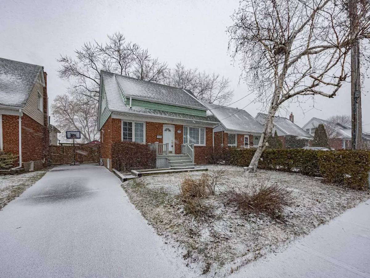 Toronto E04, ON M1R 3P2,92 Tower DR