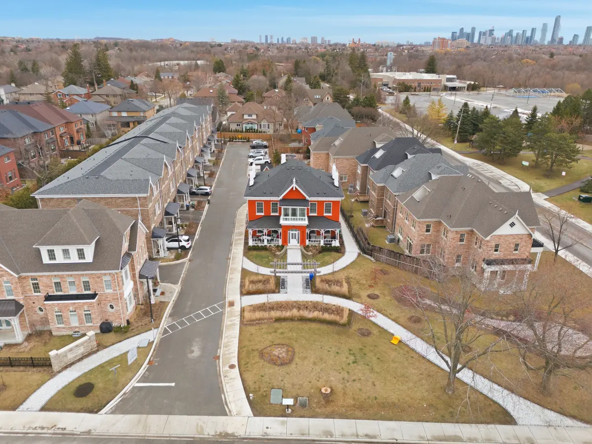 1980-1988 Barber House LN, Mississauga, ON L5M 2G9