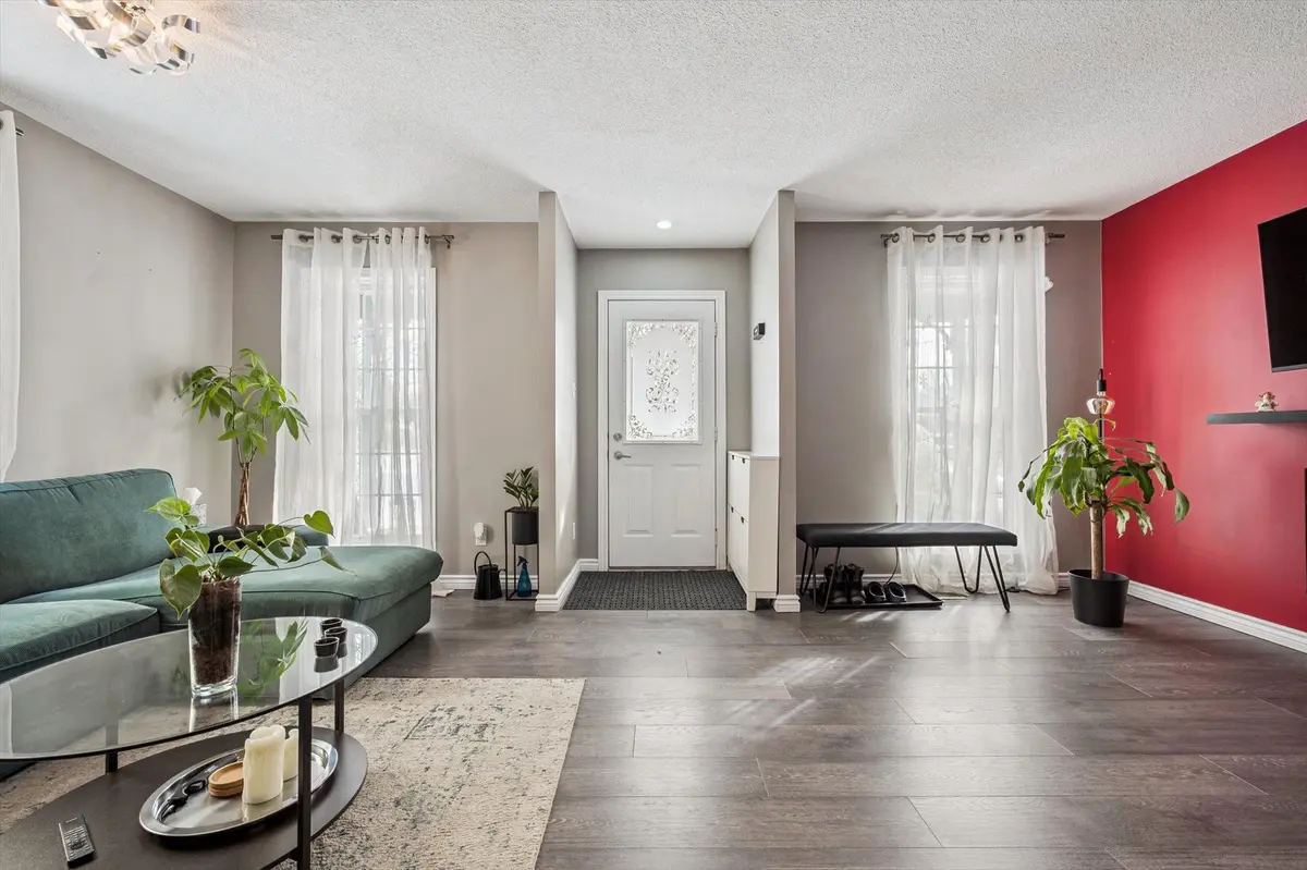 668 Jacob LN, Waterloo, ON N2V 2G9