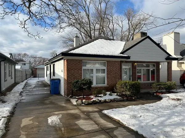 7411 N Vernon ST, Dearborn Heights, MI 48127