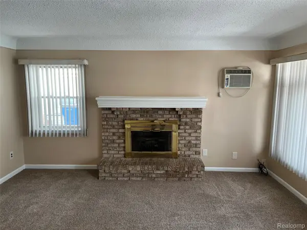 7411 N Vernon ST, Dearborn Heights, MI 48127