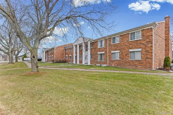 22592 Masonic, St. Clair Shores, MI 48082