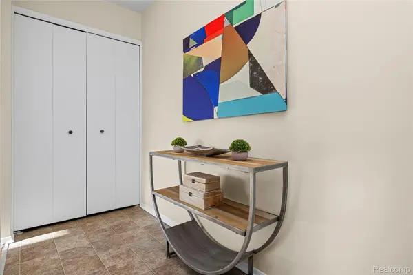 22592 Masonic, St. Clair Shores, MI 48082