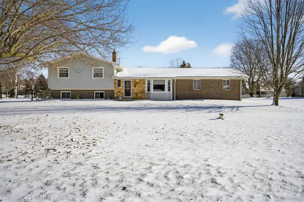 11452 Whitaker RD, Tyrone Township, MI 48430