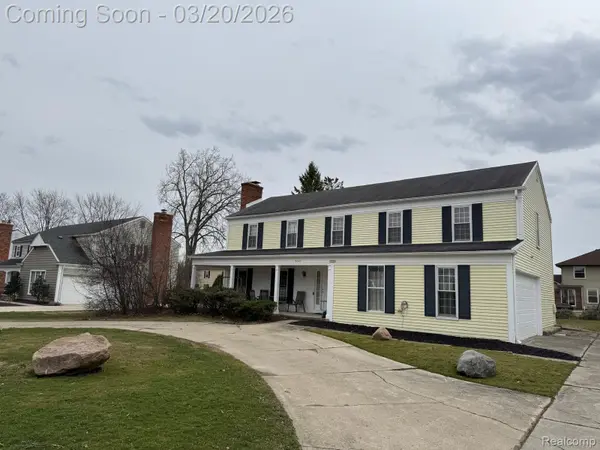 5045 Forestdale DR, West Bloomfield Charter Township, MI 48322