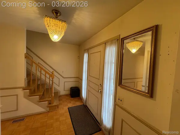 5045 Forestdale DR, West Bloomfield Charter Township, MI 48322