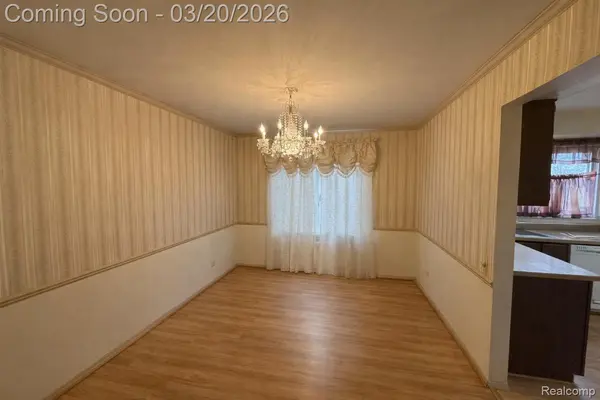 5045 Forestdale DR, West Bloomfield Charter Township, MI 48322