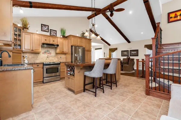 11 Red Cedar LN, Essa, ON L3W 0P5