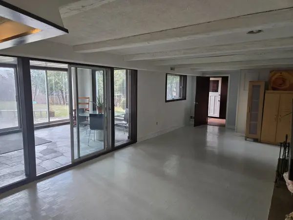 5465 King RD #BSMT, King, ON L7B 1K4