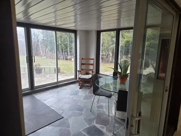 5465 King RD #BSMT, King, ON L7B 1K4