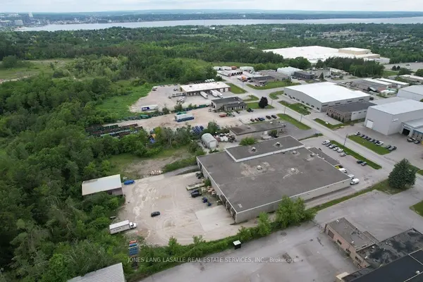 82 Welham RD, Barrie, ON L4N 8Y4