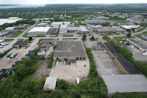 82 Welham RD, Barrie, ON L4N 8Y4